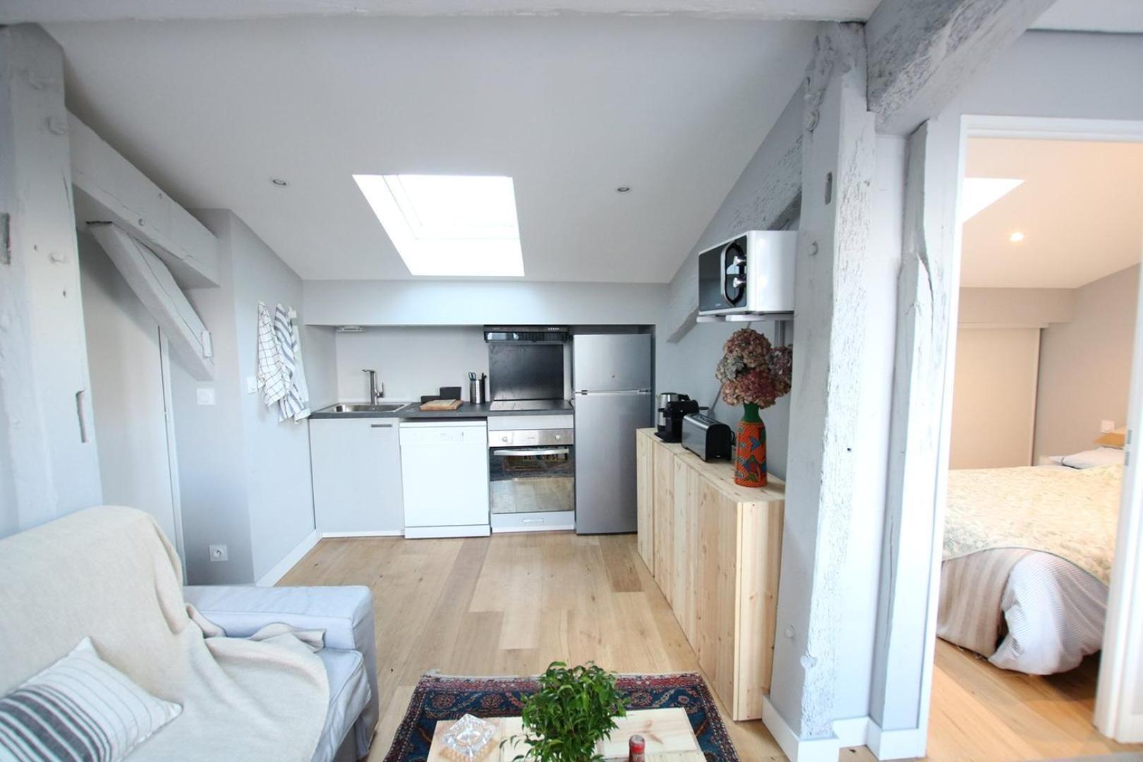 Guestready - Sunny Attic Apt Near Grand Theatre Бордо Екстериор снимка