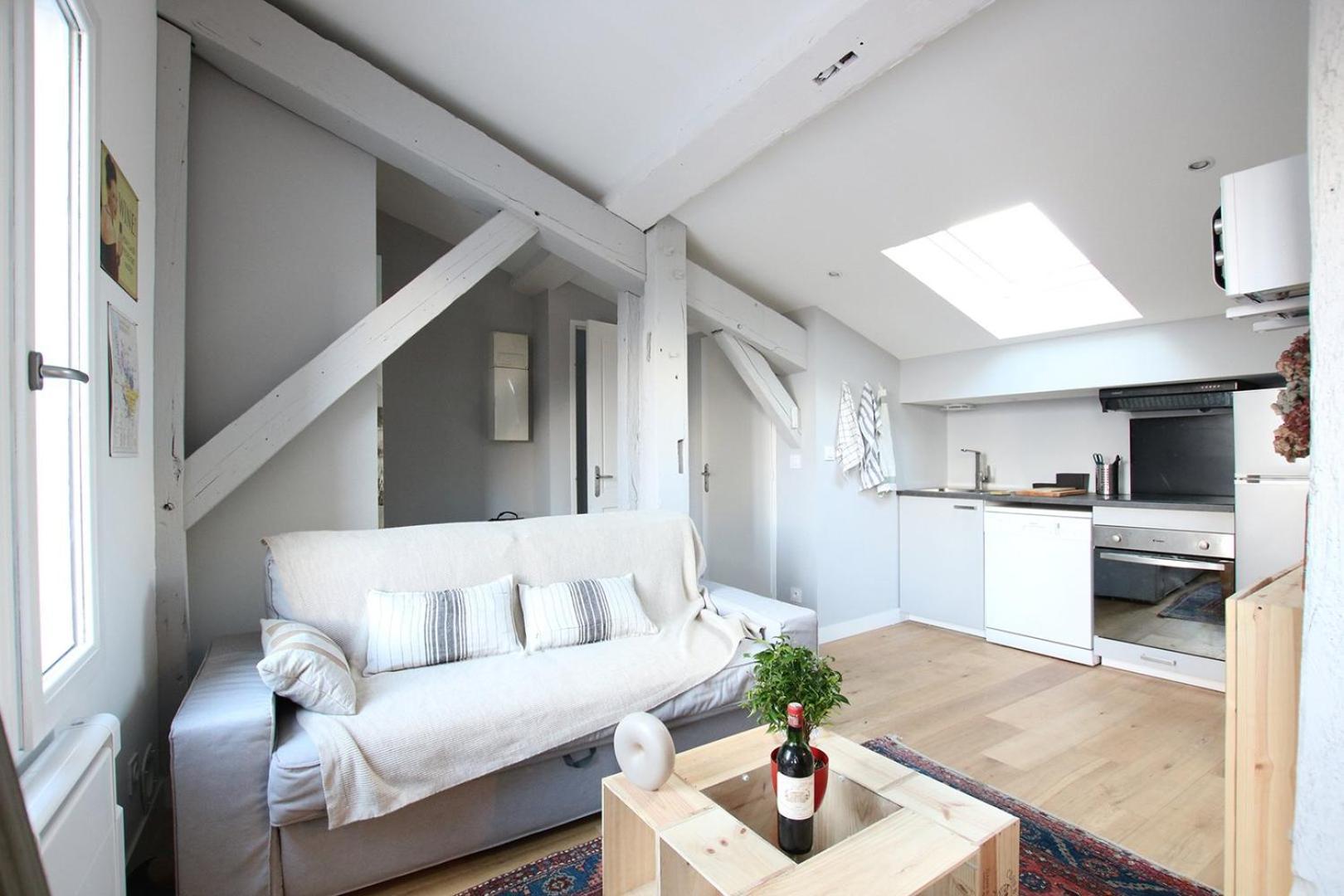 Guestready - Sunny Attic Apt Near Grand Theatre Бордо Екстериор снимка